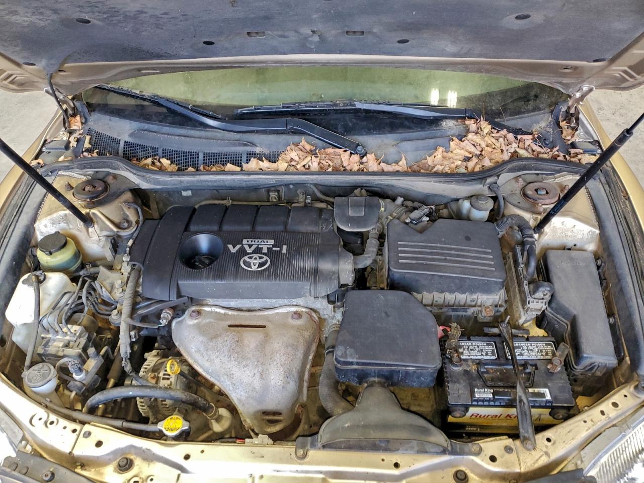 2010 TOYOTA CAMRY BASE photo 11