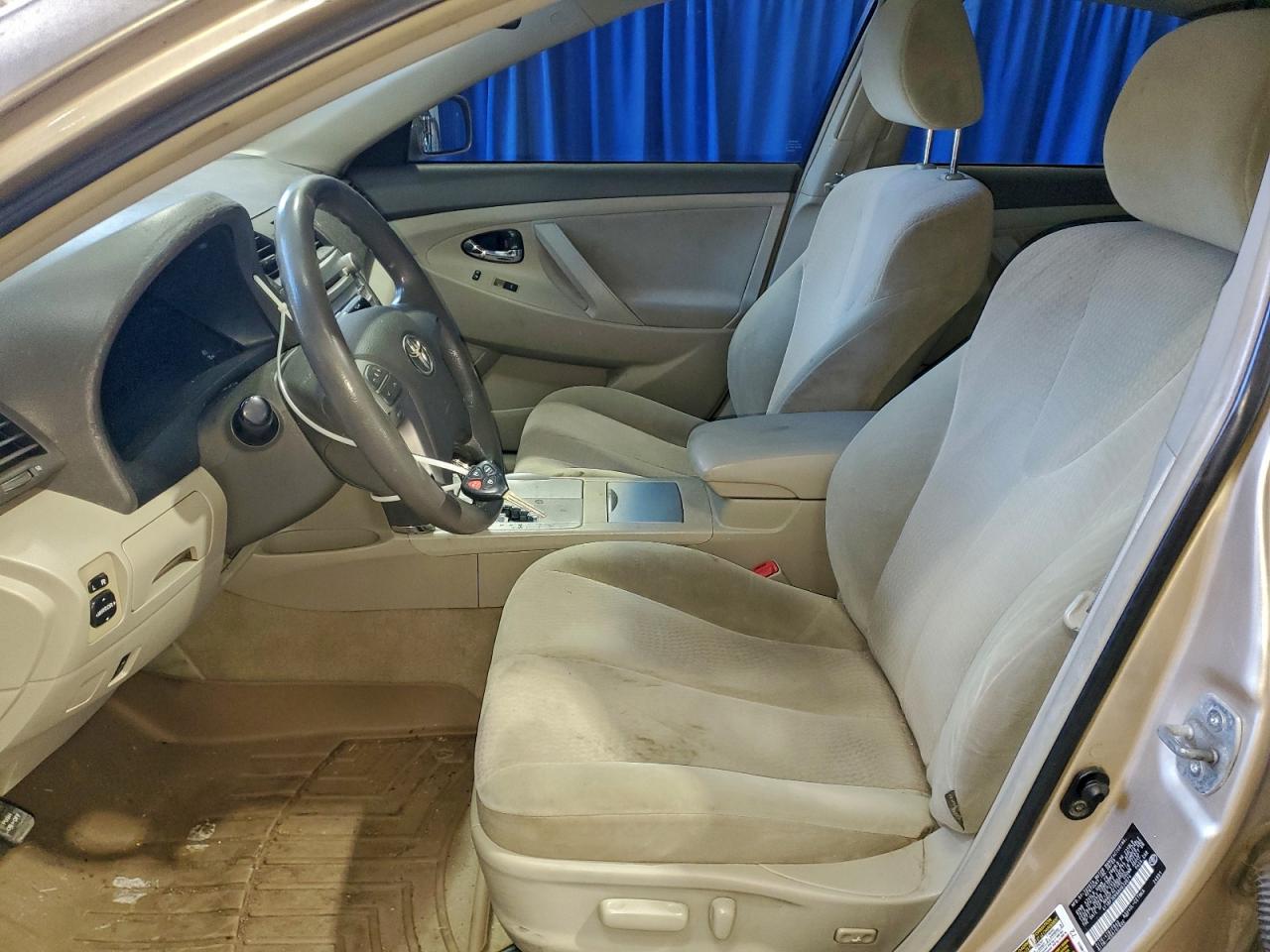 2010 TOYOTA CAMRY BASE photo 7