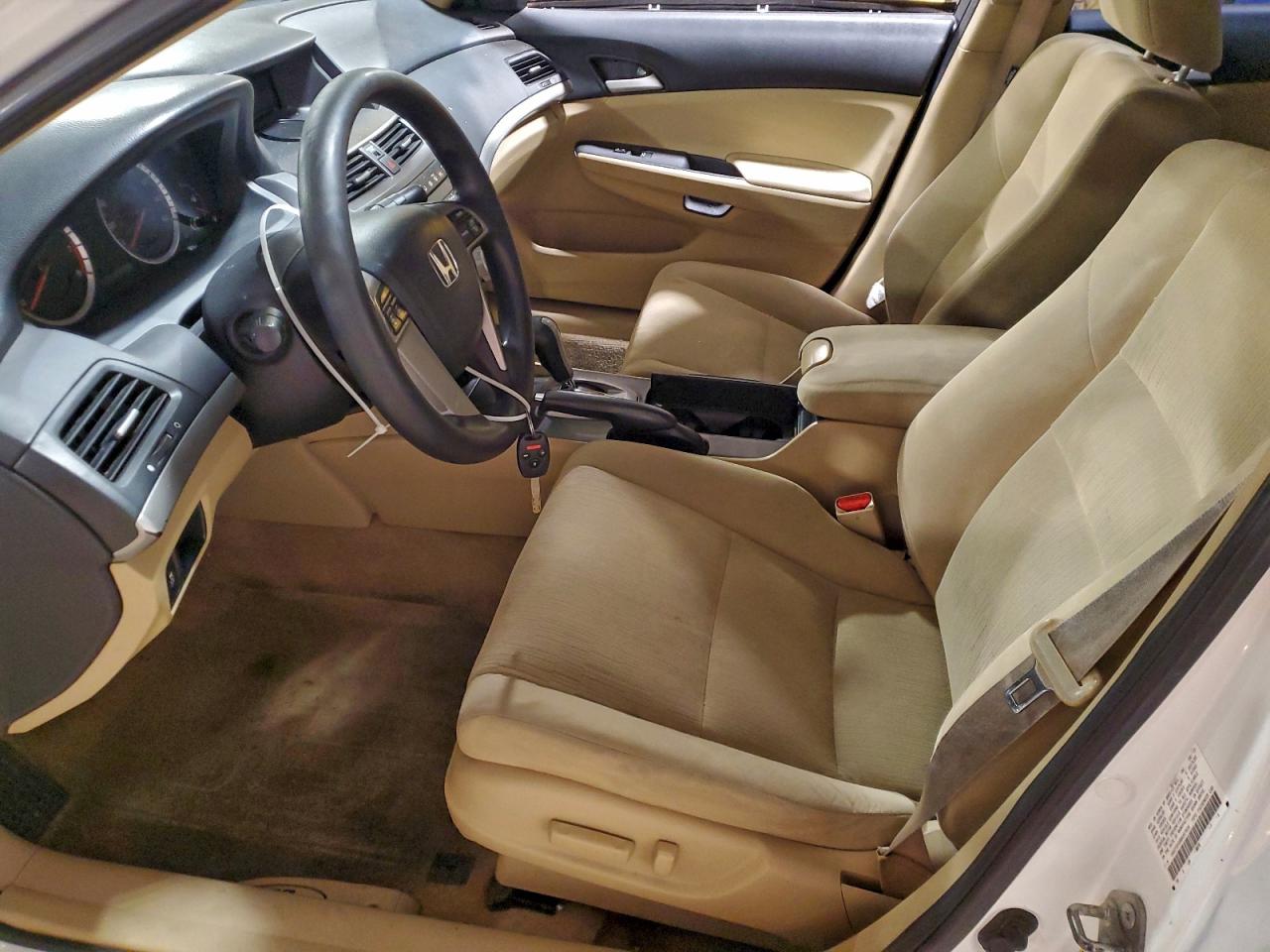 2011 HONDA ACCORD LXP photo 7