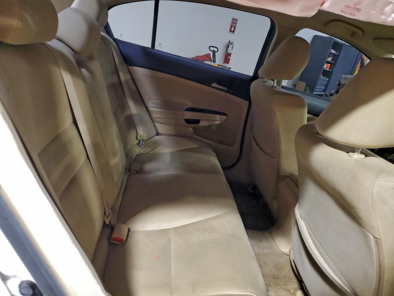 2011 HONDA ACCORD LXP photo 10