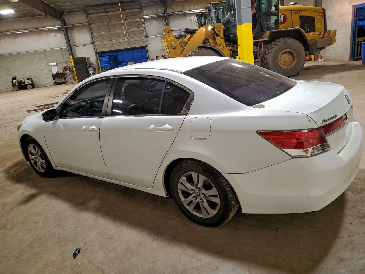 2011 HONDA ACCORD LXP photo 2