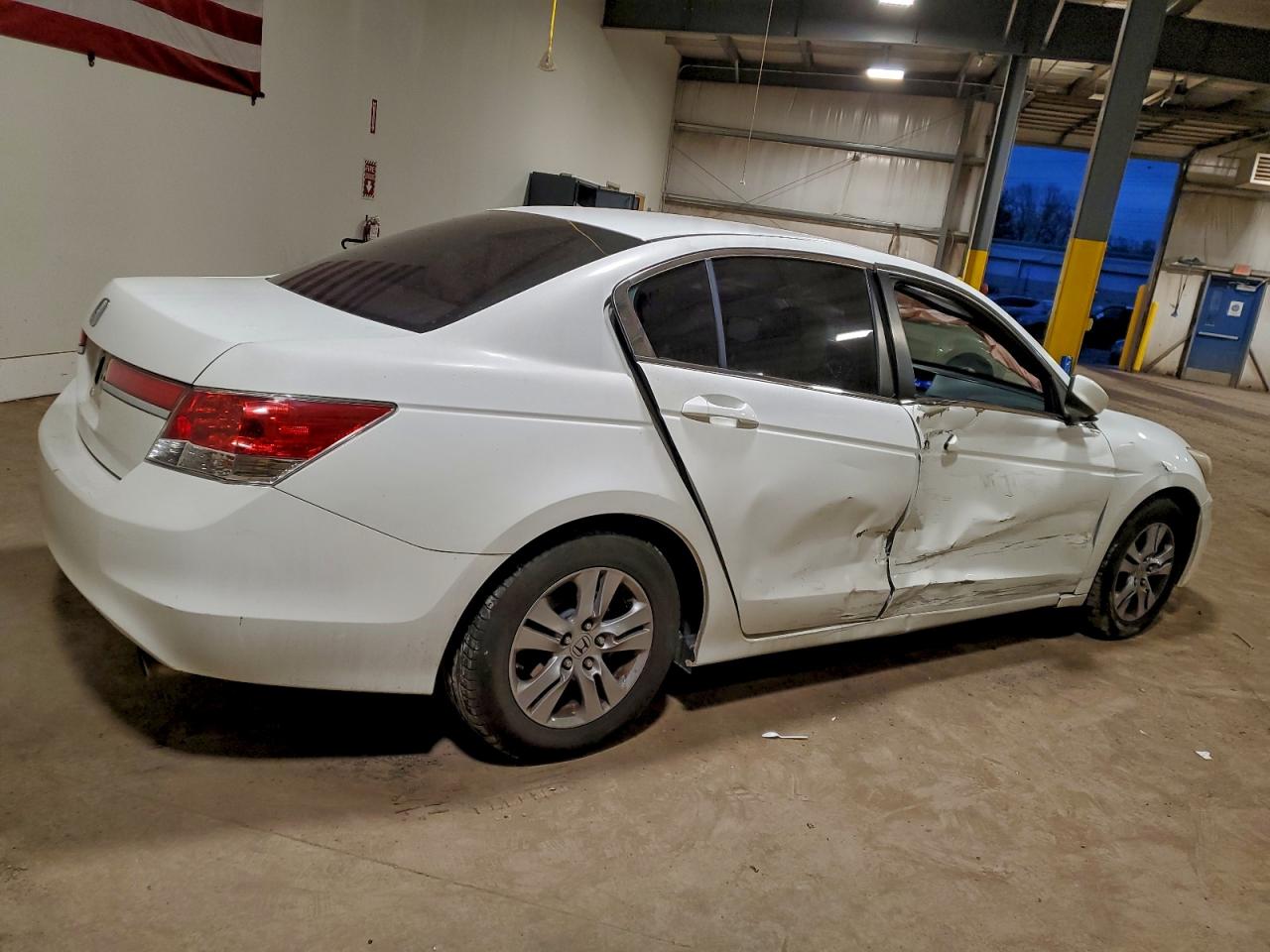 2011 HONDA ACCORD LXP photo 3