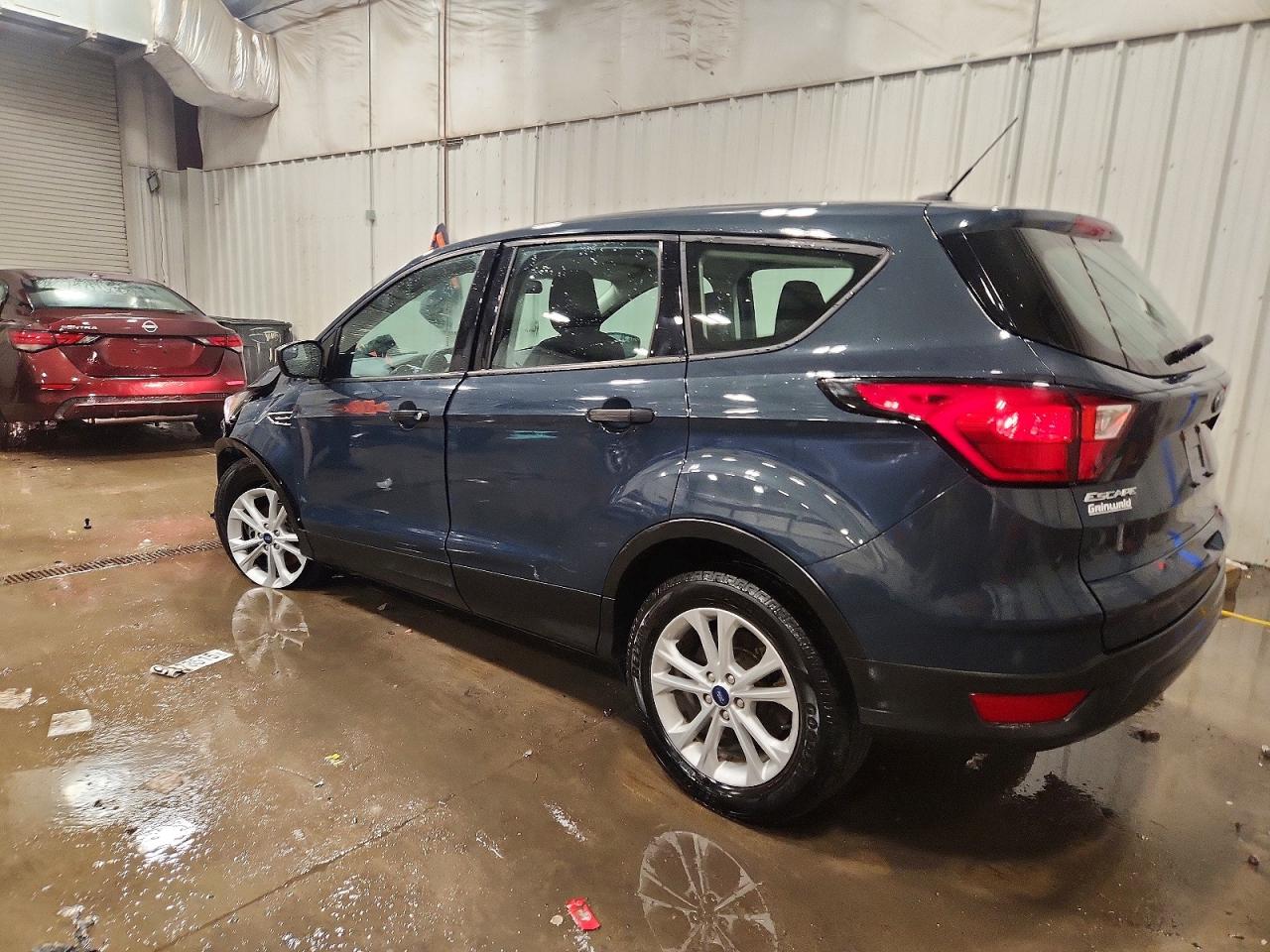 2019 FORD ESCAPE S photo 2
