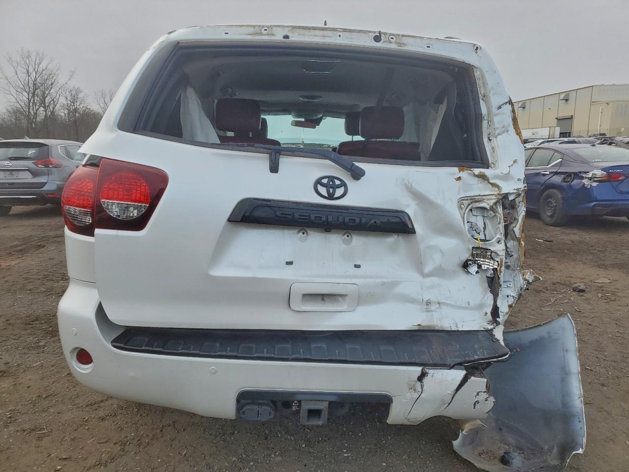 2022 TOYOTA SEQUOIA SR5 photo 6
