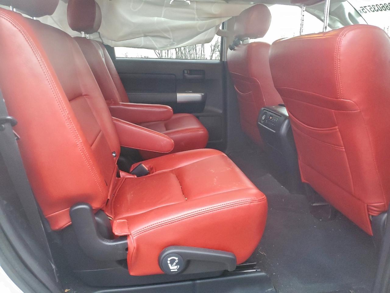2022 TOYOTA SEQUOIA SR5 photo 11