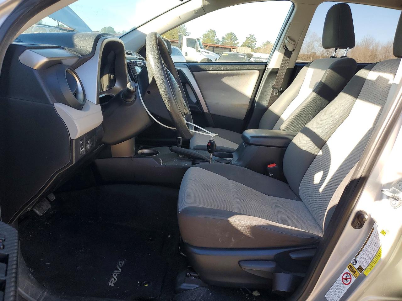 2015 TOYOTA RAV4 LE photo 7