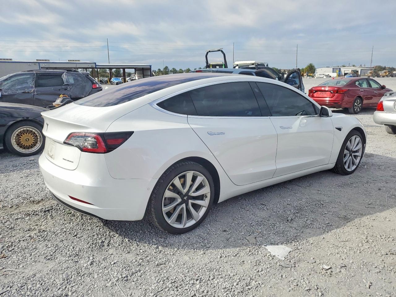 2018 TESLA MODEL 3 photo 3