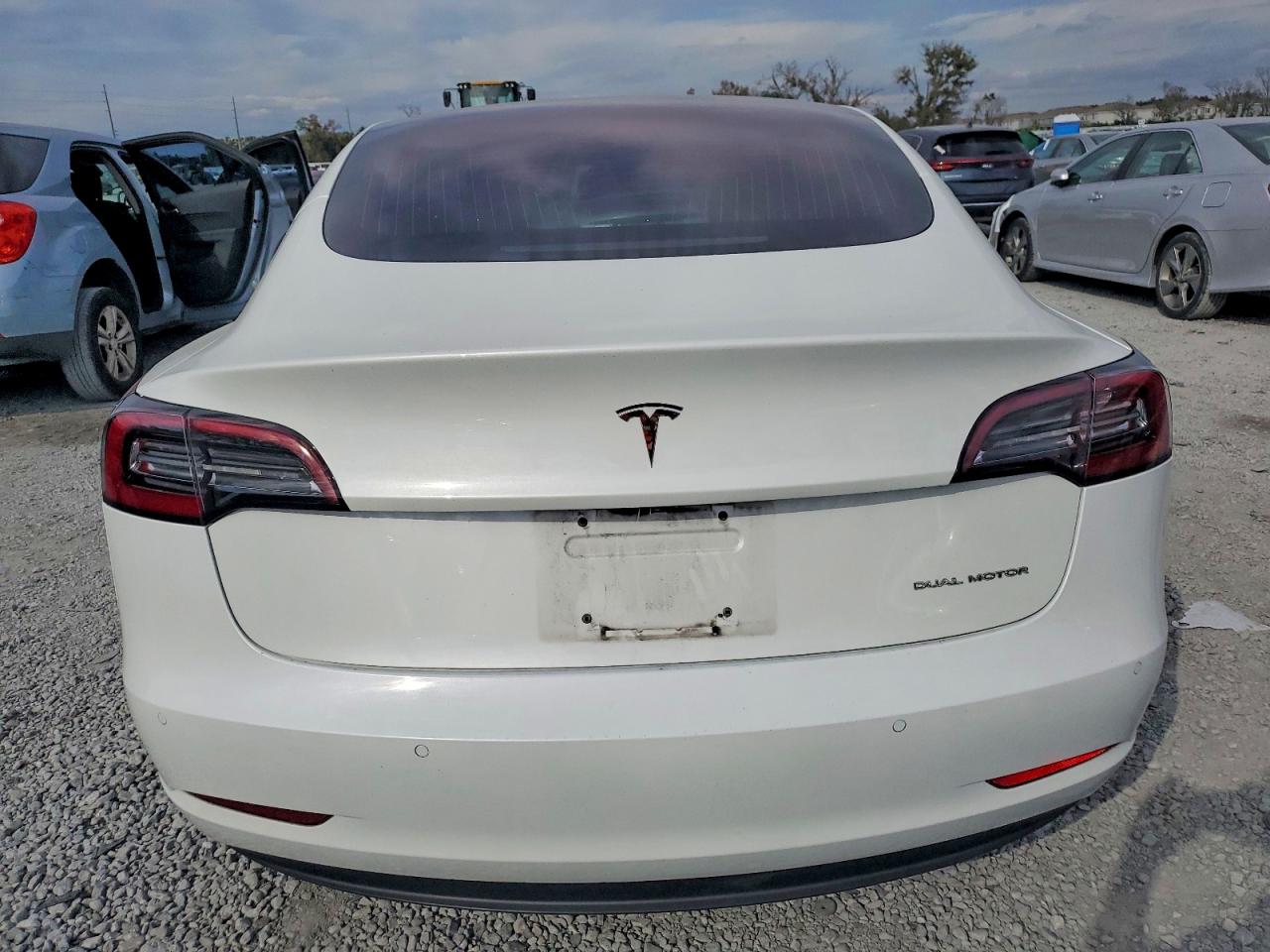 2018 TESLA MODEL 3 photo 6