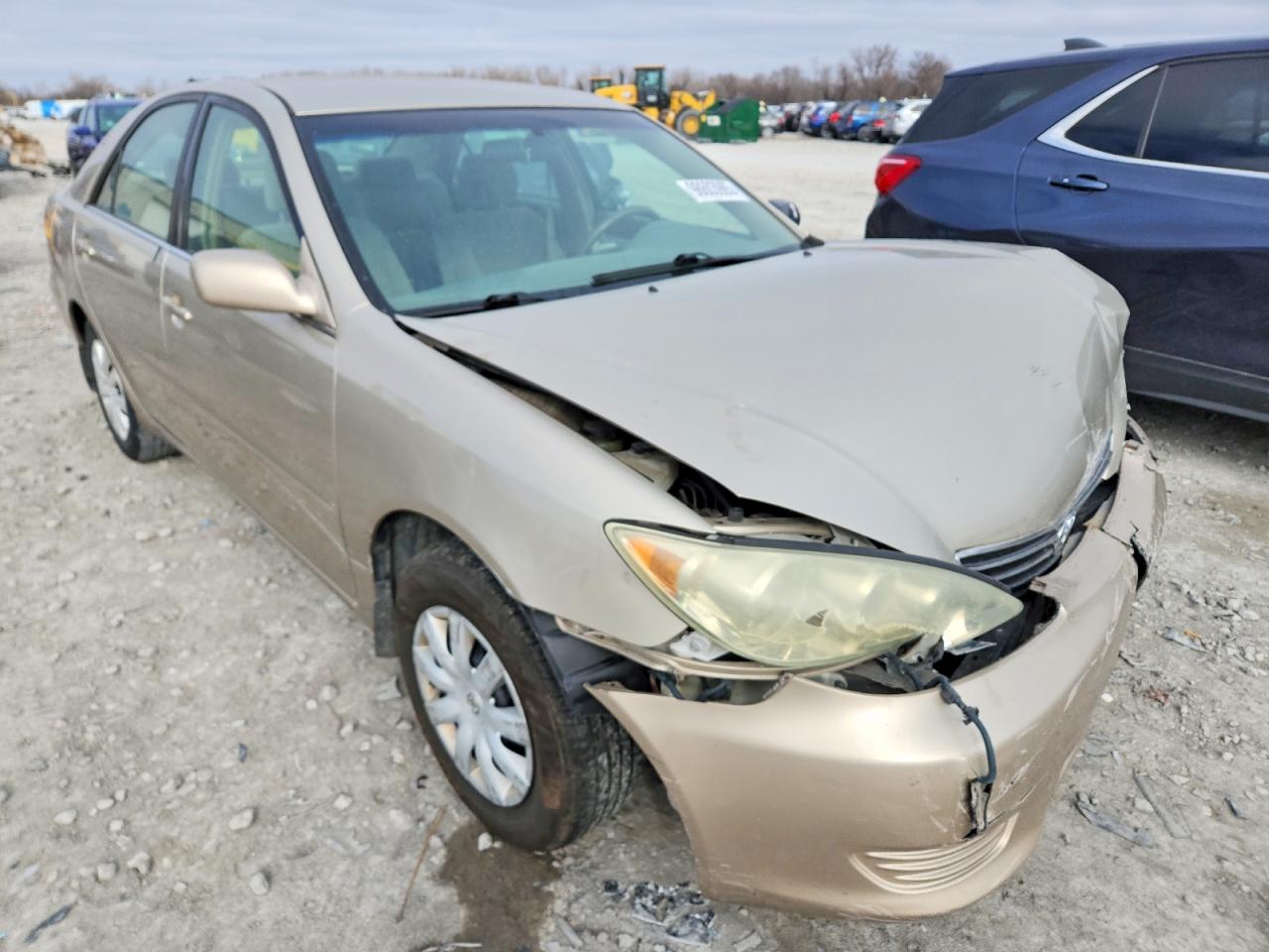2005 TOYOTA CAMRY LE photo 4