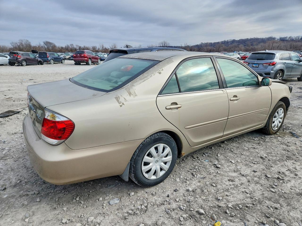 2005 TOYOTA CAMRY LE photo 3