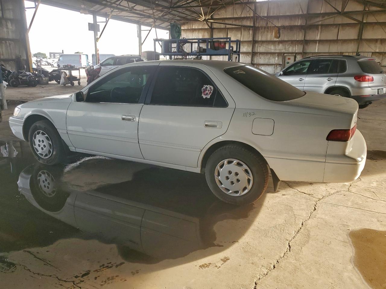 1999 TOYOTA CAMRY CE photo 2