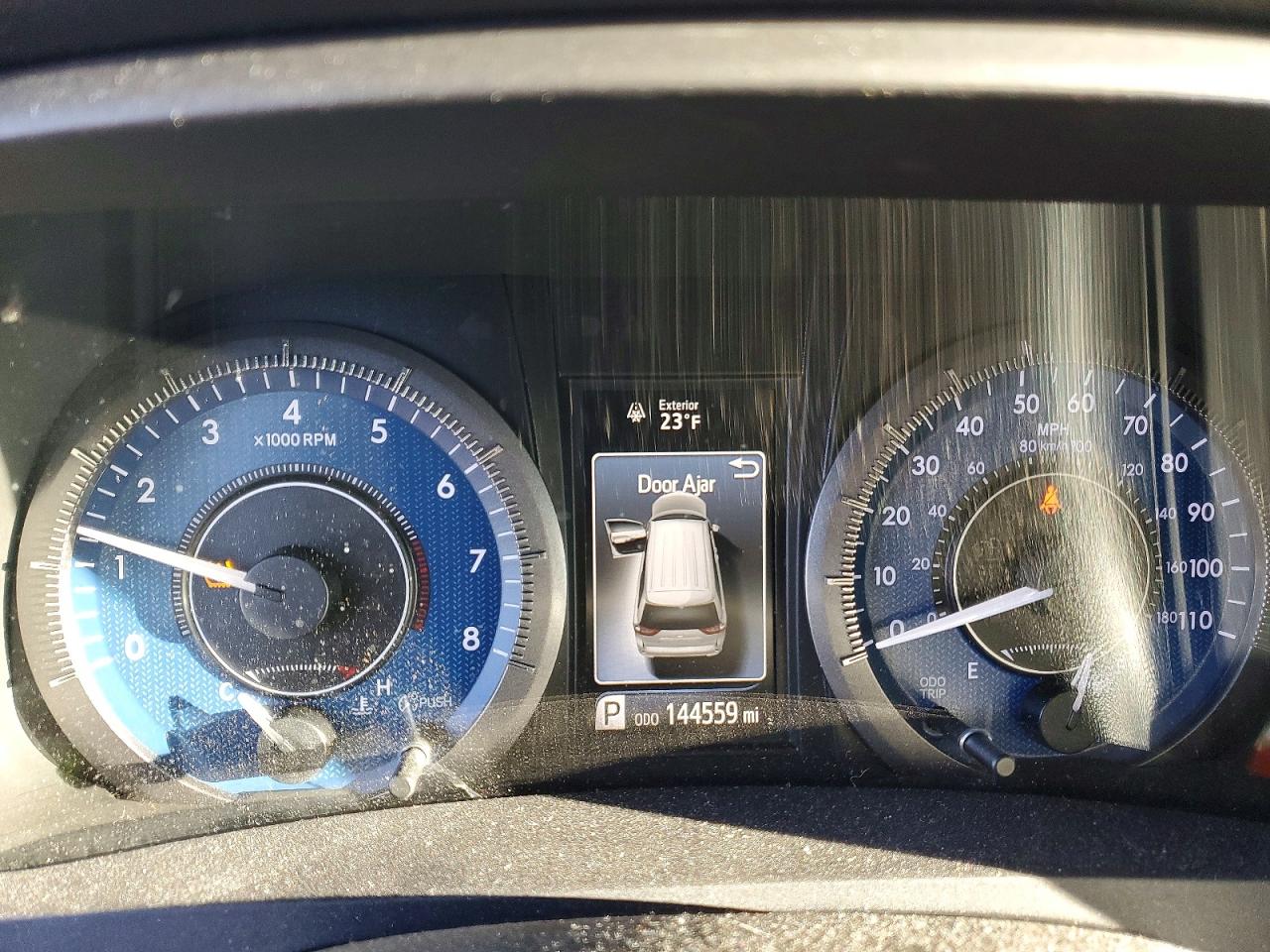 2015 TOYOTA SIENNA XLE photo 9