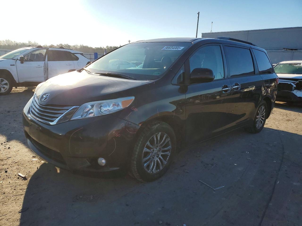 2015 TOYOTA SIENNA