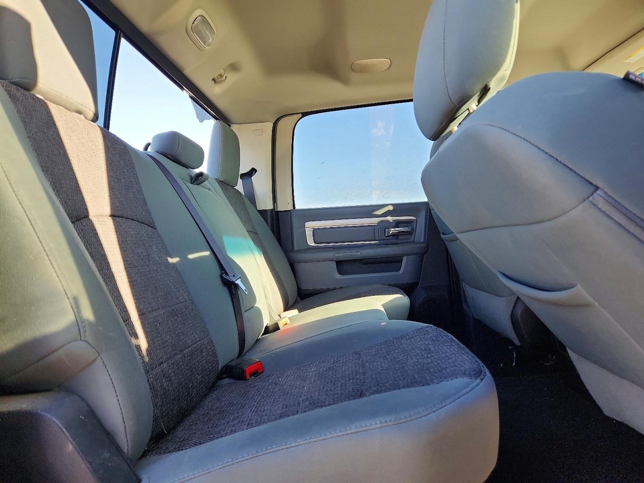 2015 RAM 1500 SLT photo 10