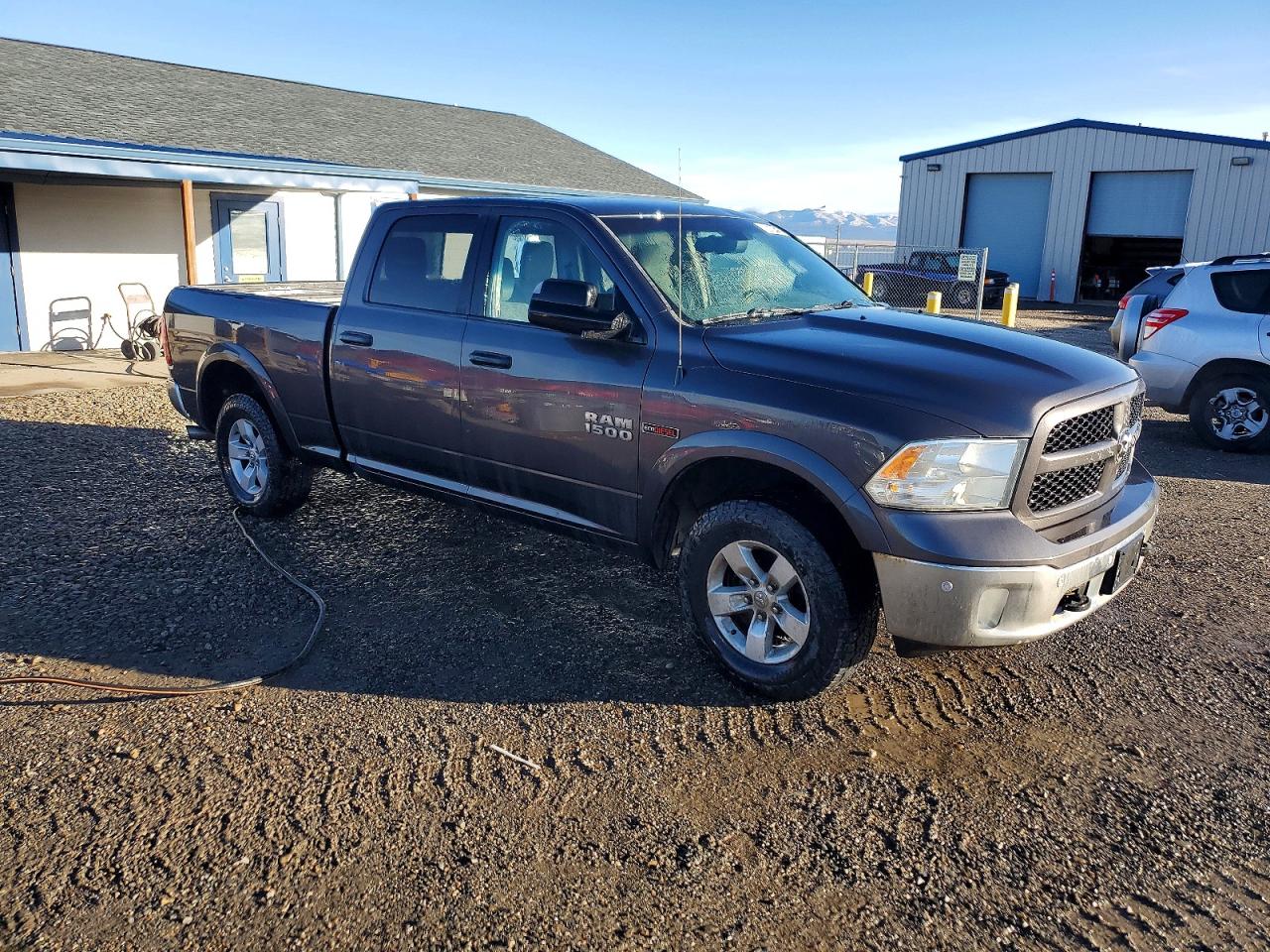 2015 RAM 1500 SLT photo 4