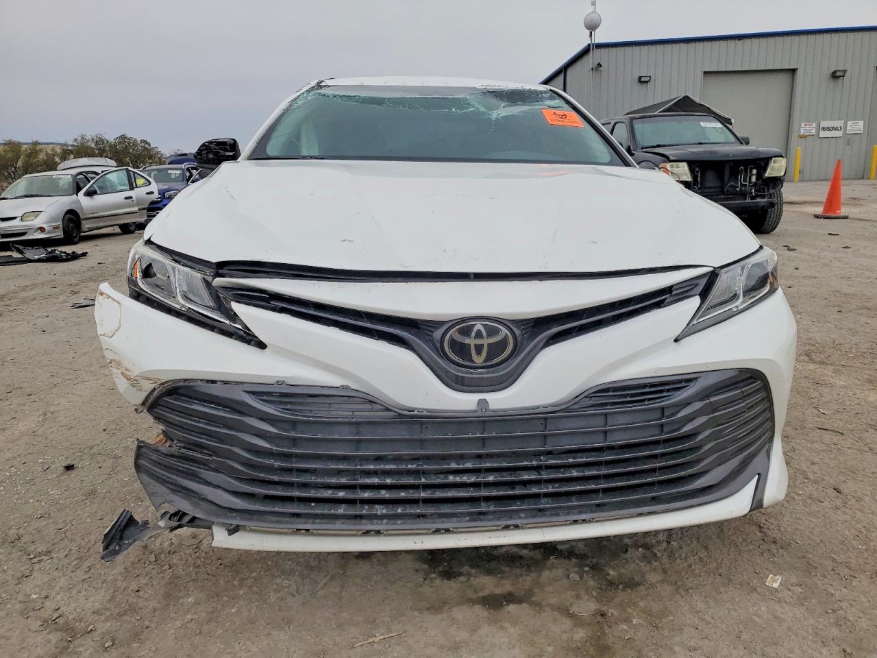2018 TOYOTA CAMRY L photo 13