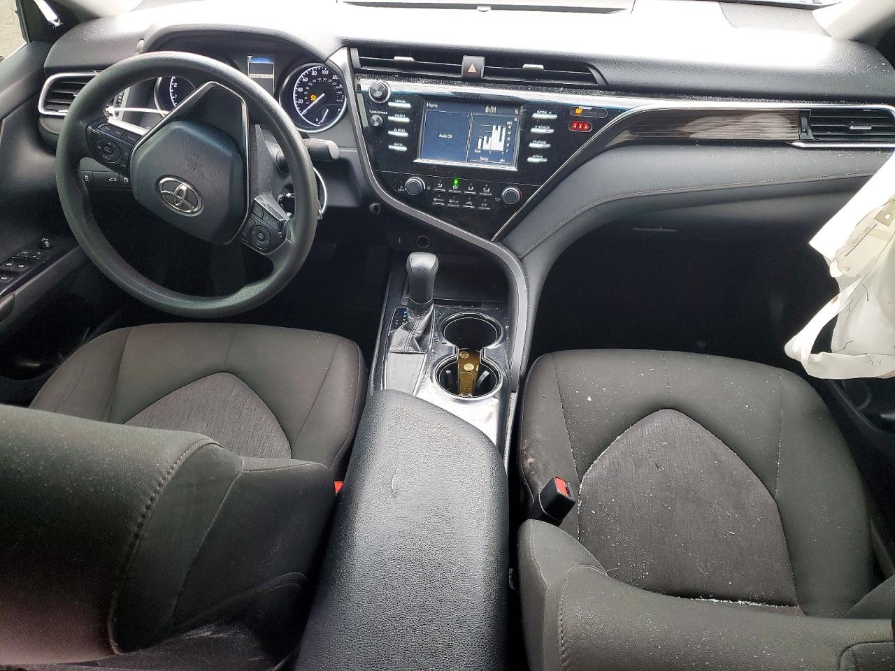 2018 TOYOTA CAMRY L photo 22