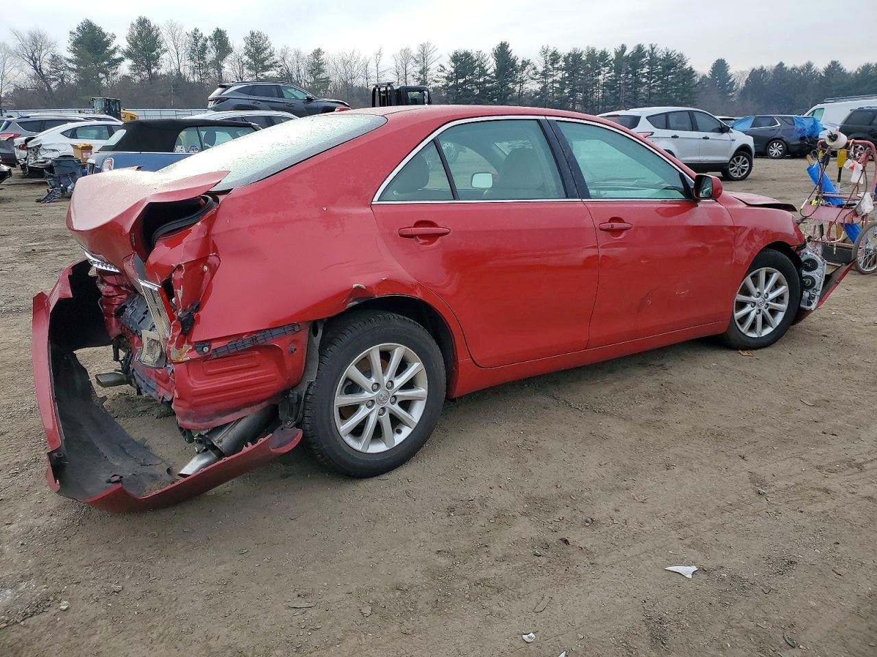 2010 TOYOTA CAMRY SE photo 3