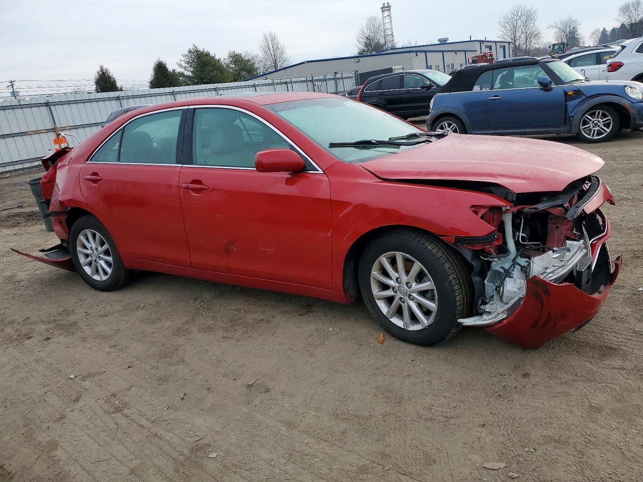2010 TOYOTA CAMRY SE photo 4