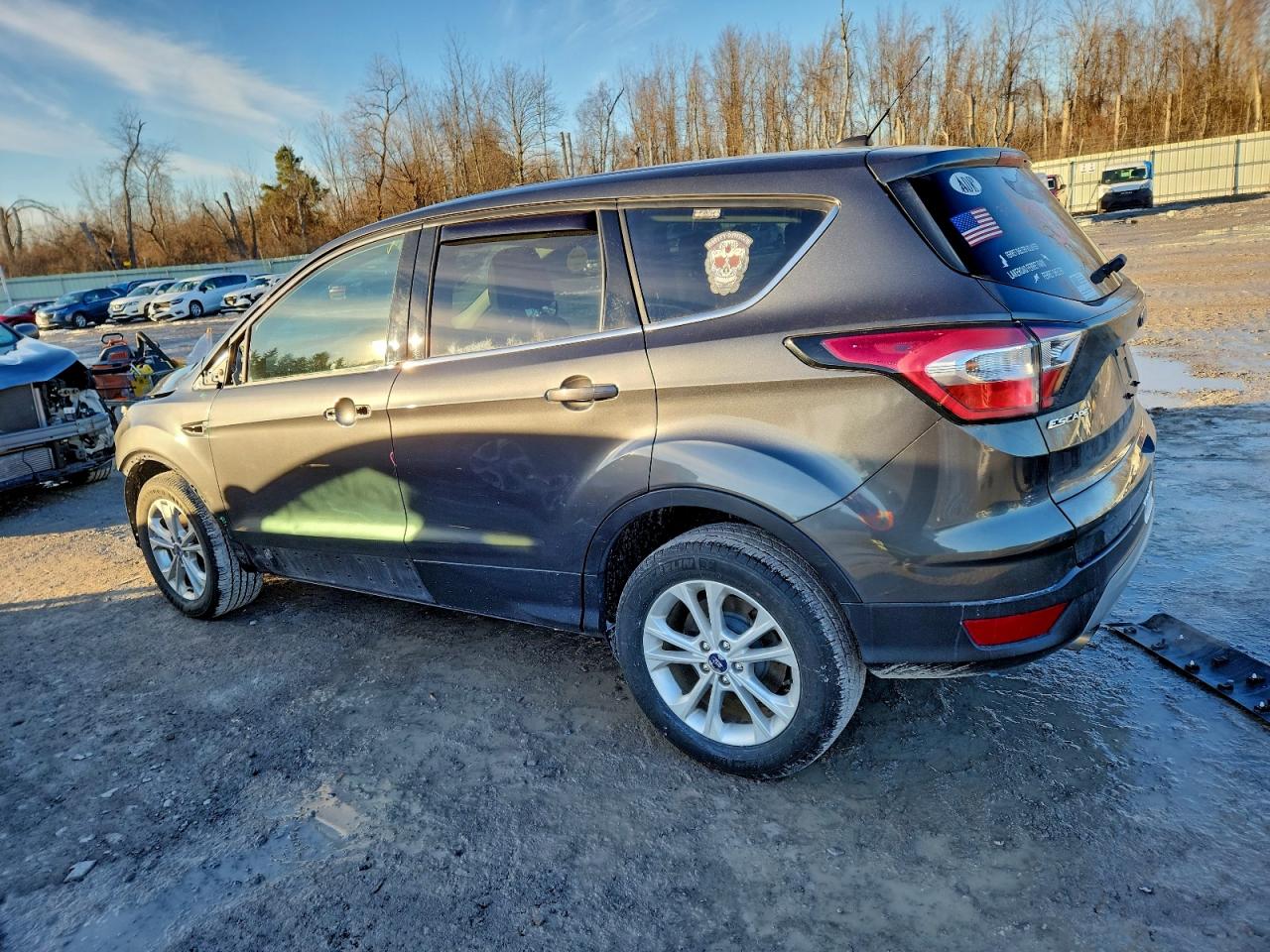 2017 FORD ESCAPE SE photo 2