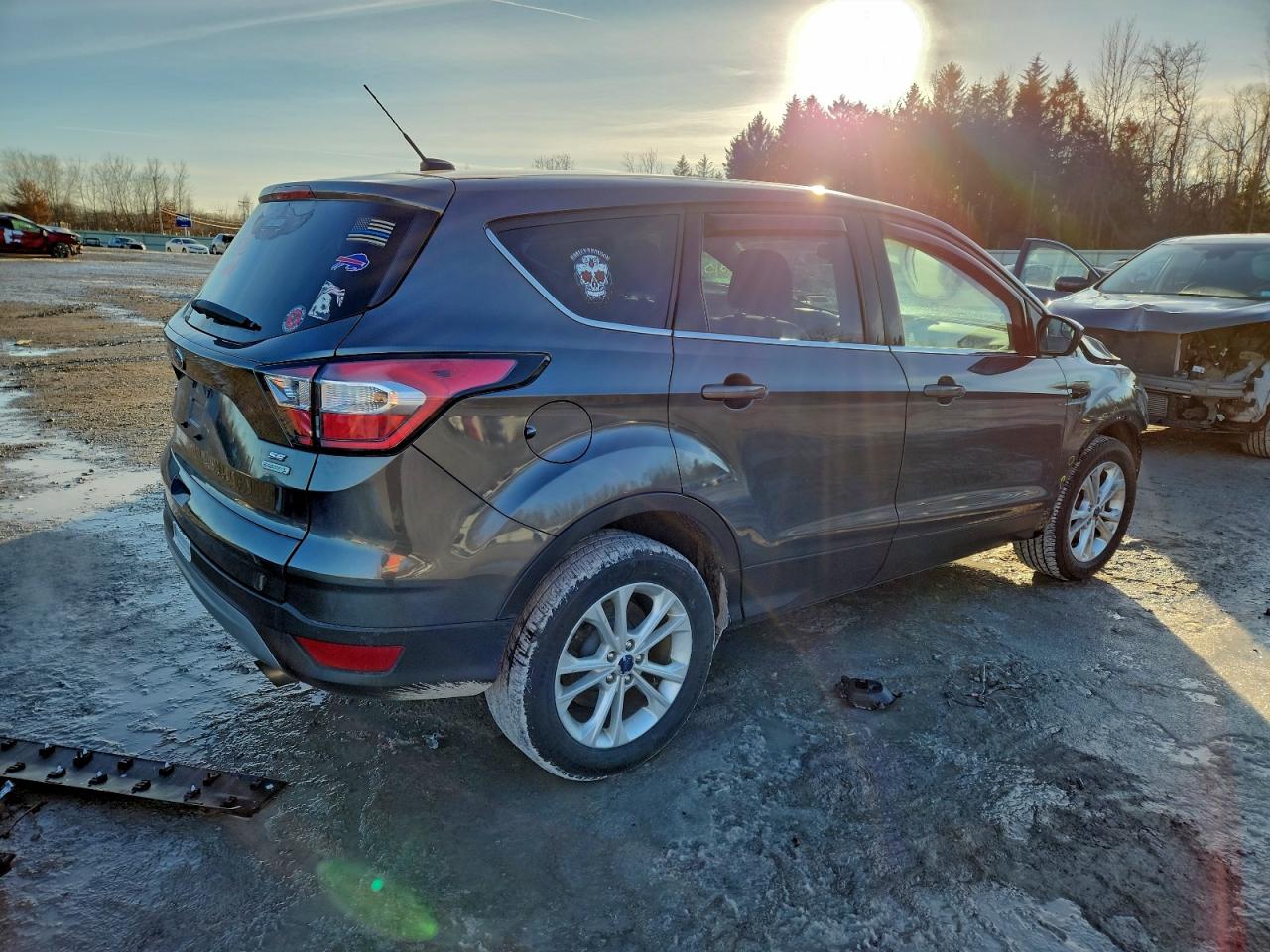 2017 FORD ESCAPE SE photo 3