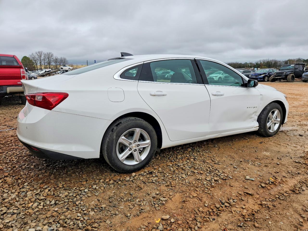 2024 CHEVROLET MALIBU LS photo 3
