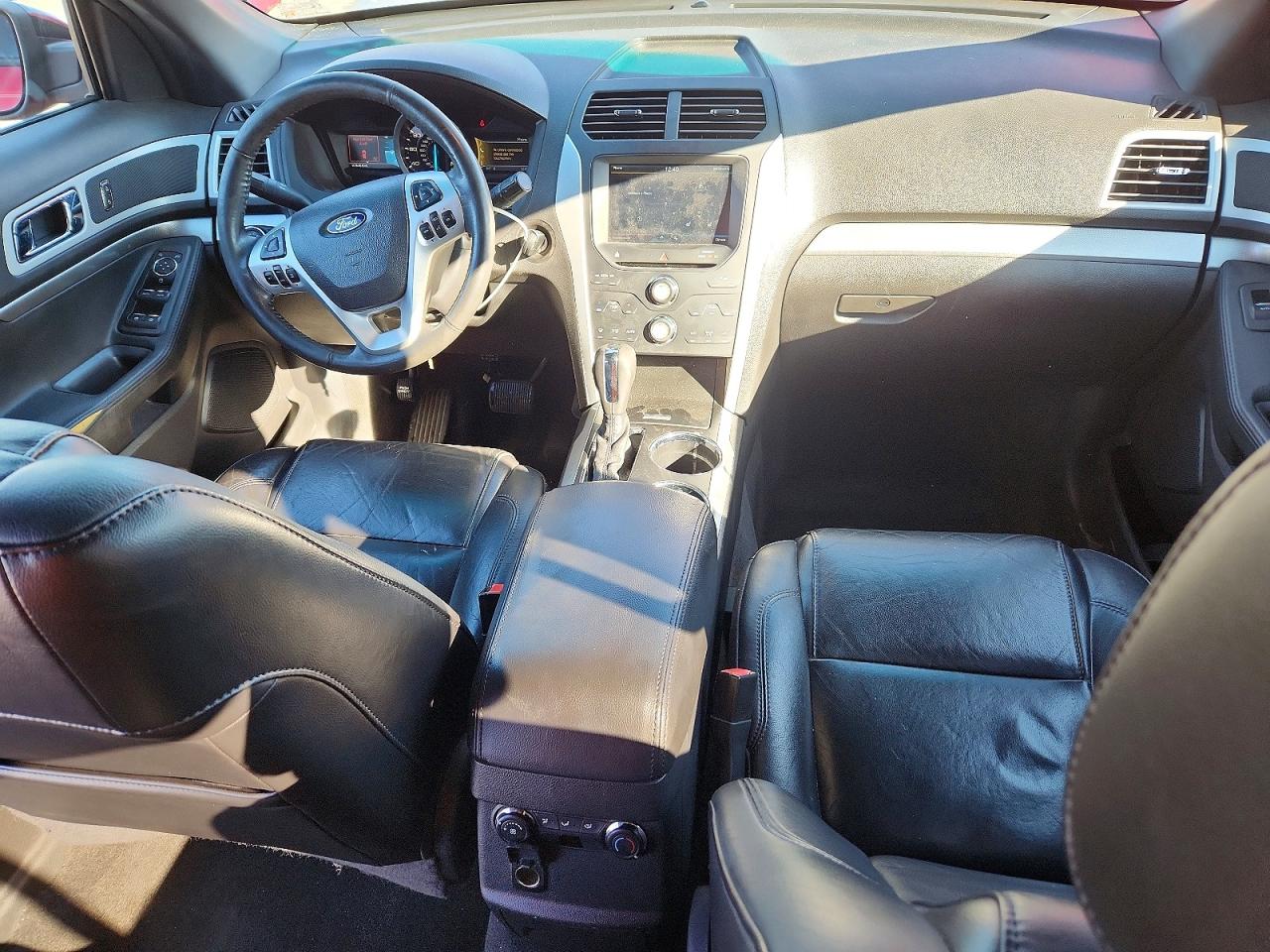 2011 FORD EXPLORER XLT photo 8