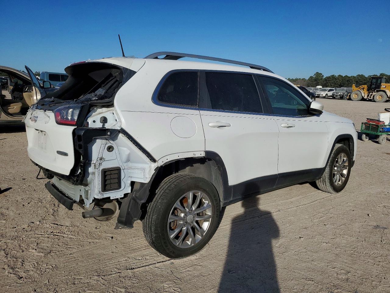 2021 JEEP CHEROKEE LATITUDE LUX photo 3