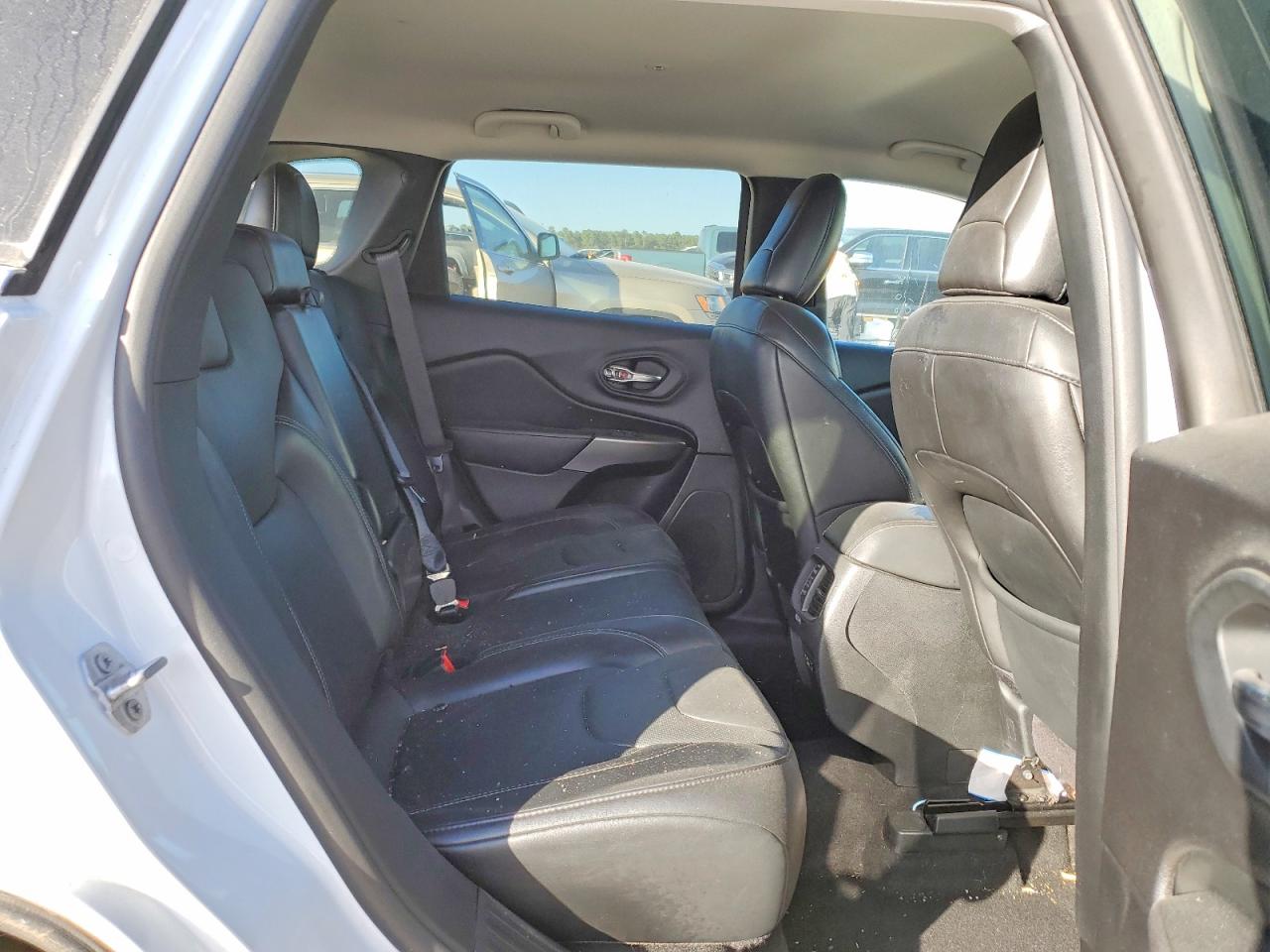 2021 JEEP CHEROKEE LATITUDE LUX photo 11