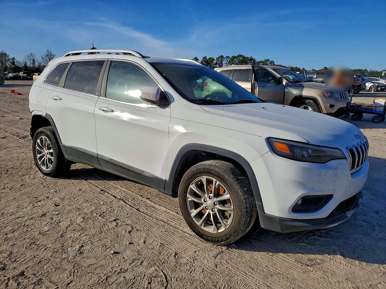 2021 JEEP CHEROKEE LATITUDE LUX photo 4