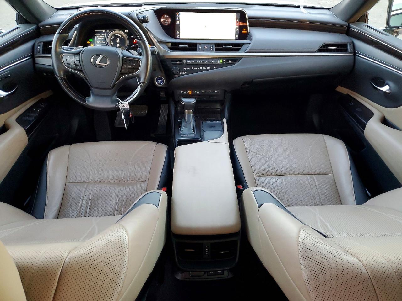 2019 LEXUS ES 300H photo 8