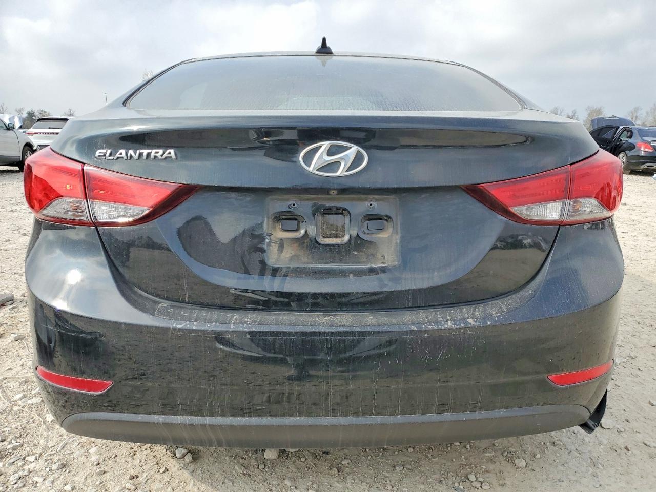 2016 HYUNDAI ELANTRA SE photo 6