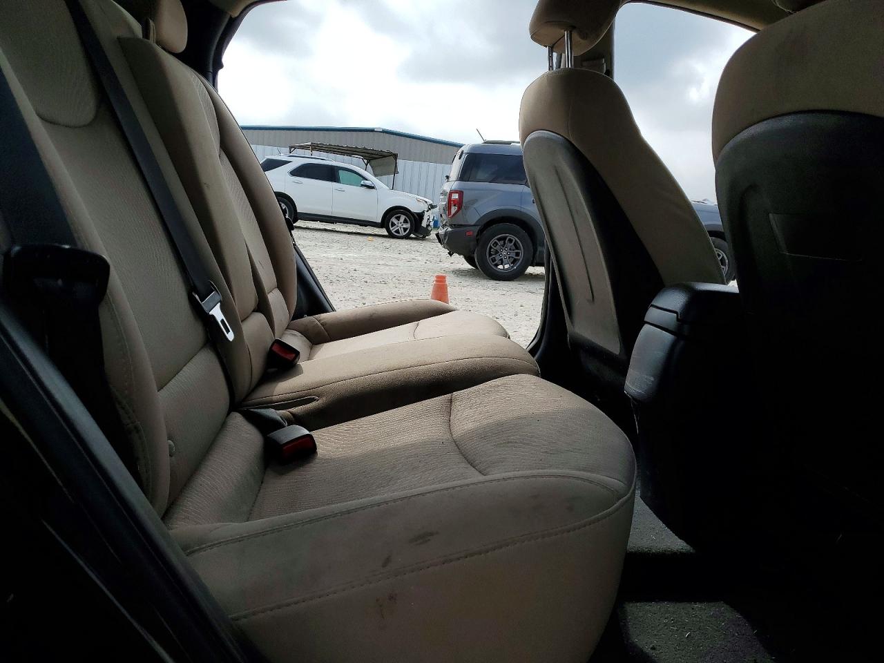2016 HYUNDAI ELANTRA SE photo 10