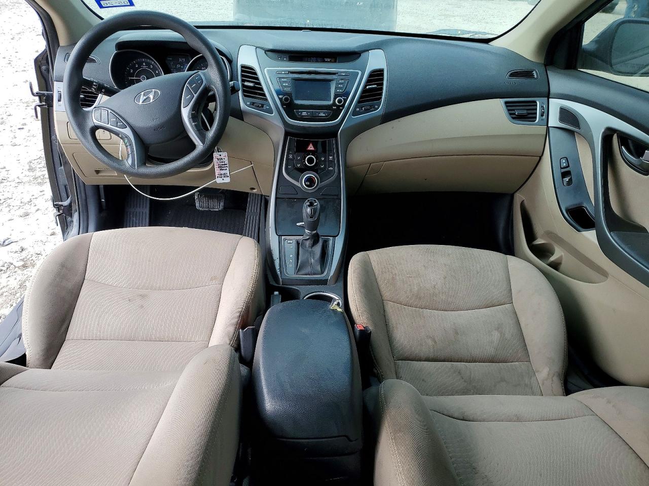 2016 HYUNDAI ELANTRA SE photo 8