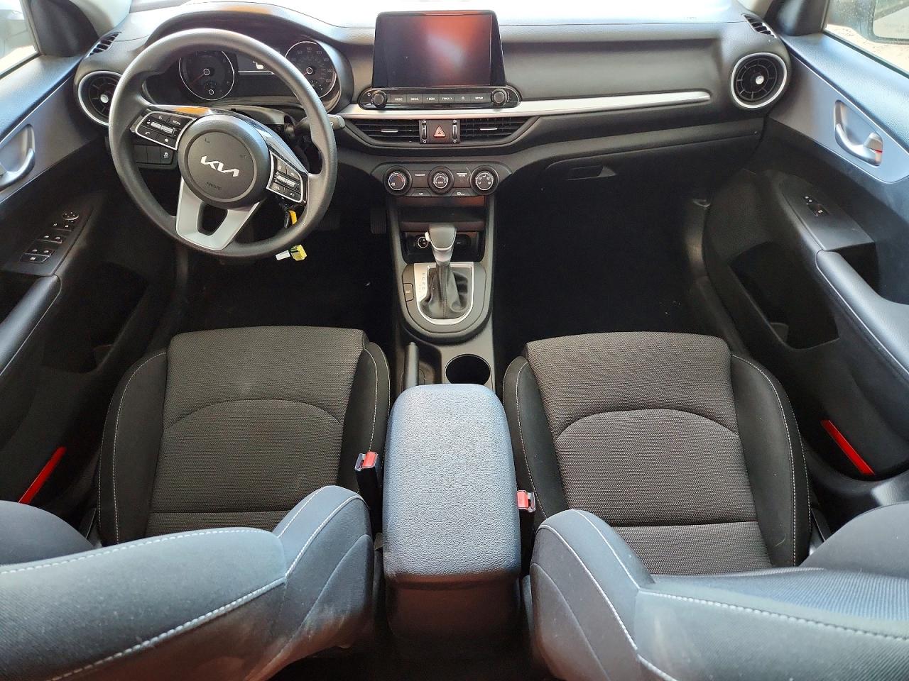 2024 KIA FORTE LXS photo 8