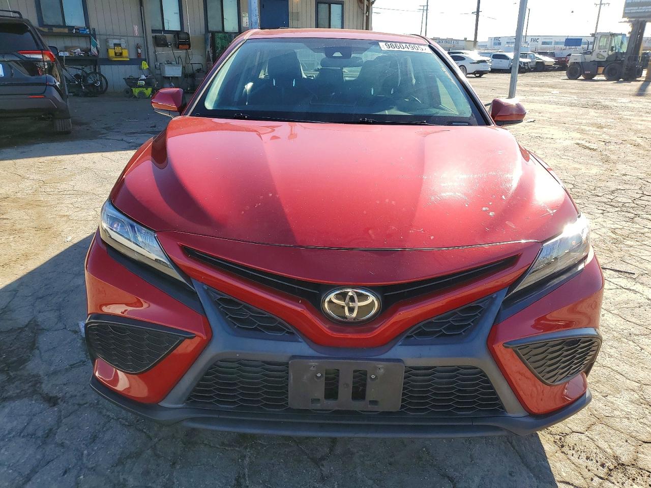 2021 TOYOTA CAMRY SE photo 9