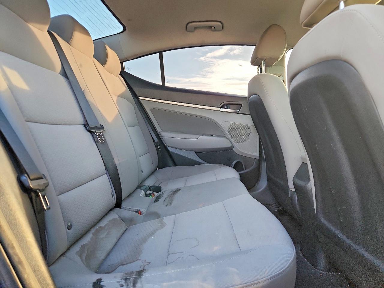 2020 HYUNDAI ELANTRA SEL photo 10
