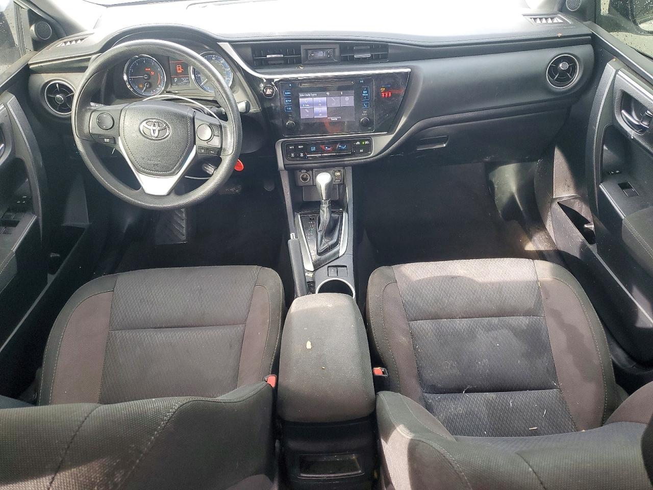 2018 TOYOTA COROLLA L photo 8
