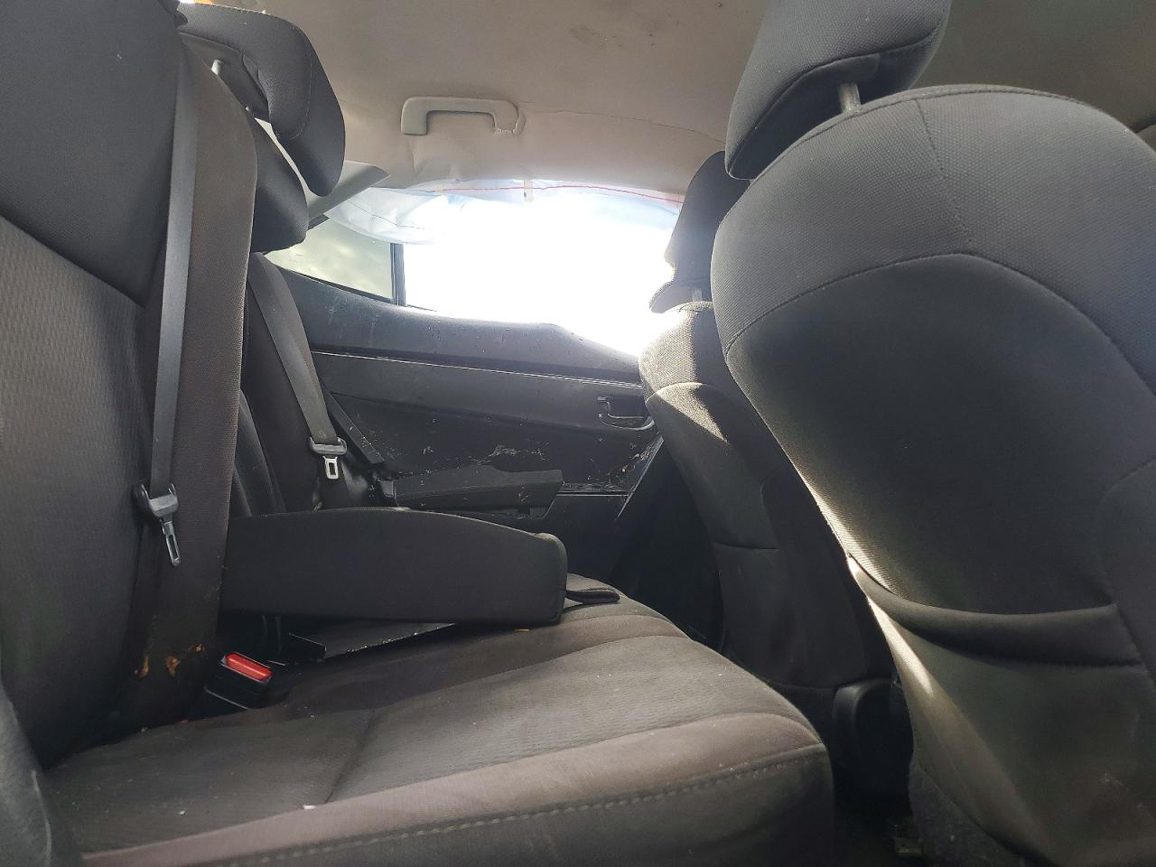 2018 TOYOTA COROLLA L photo 10