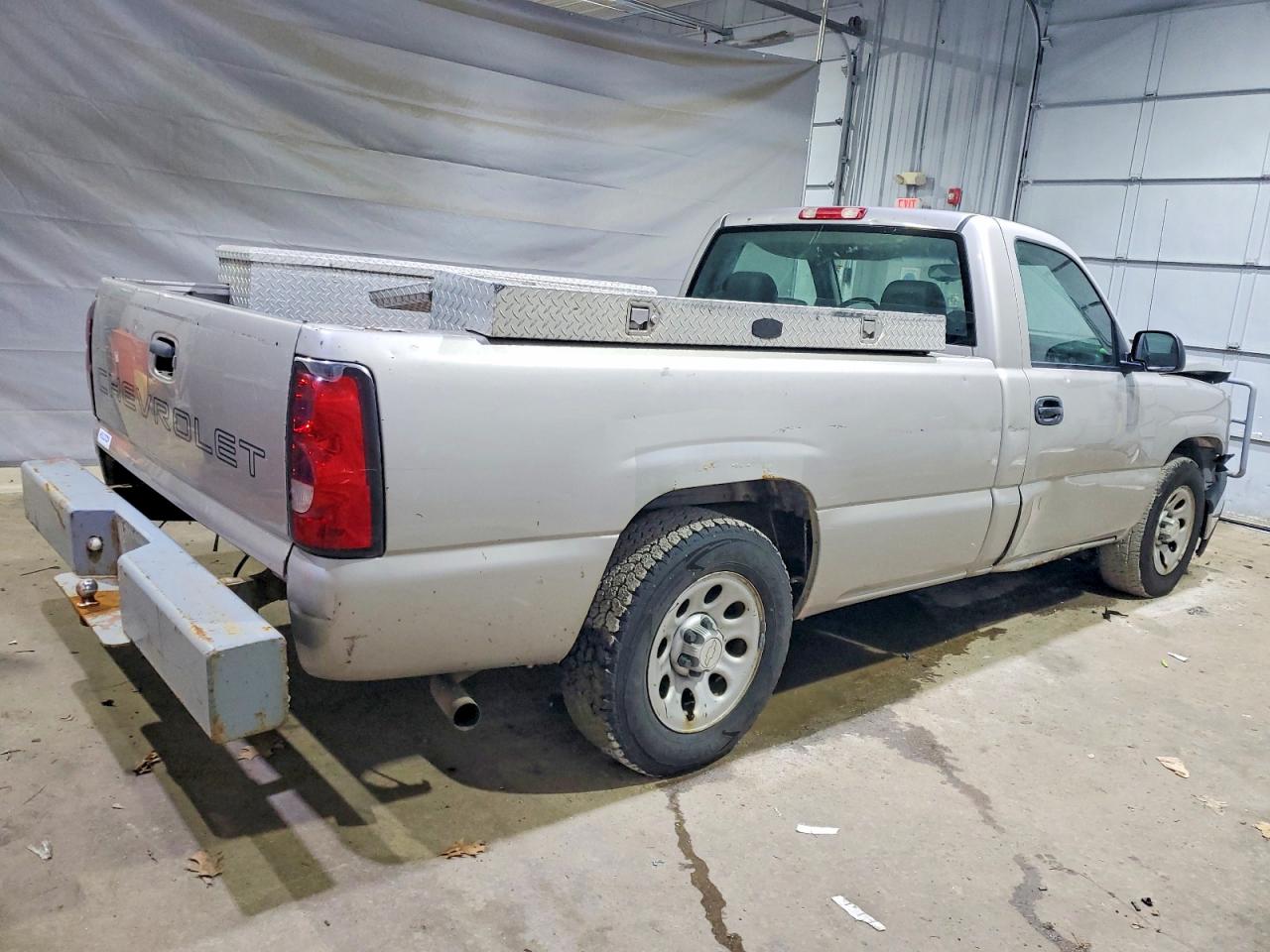 2007 CHEVROLET SILVERADO C1500 CLASSIC photo 3