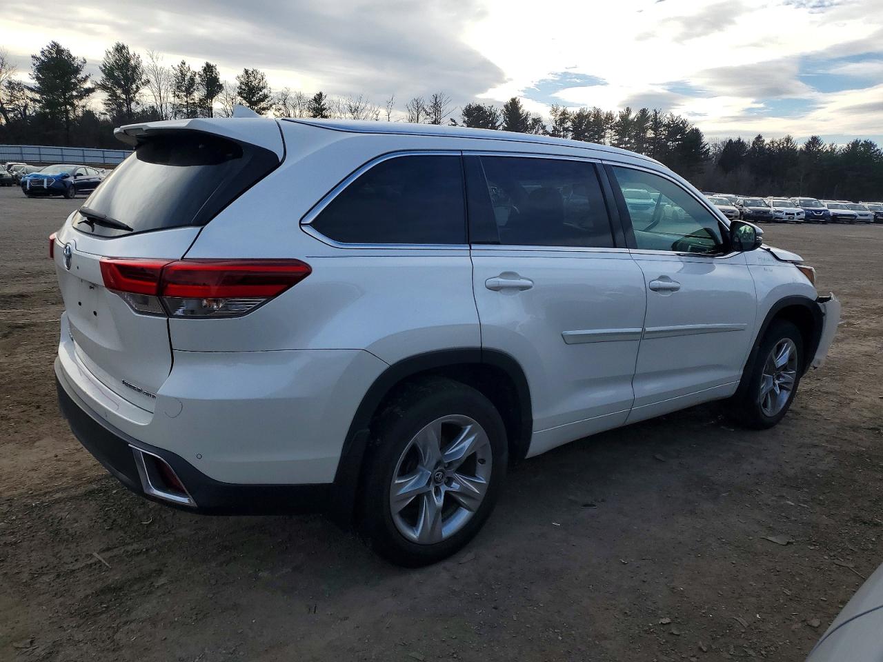2017 TOYOTA HIGHLANDER LIMITED photo 3