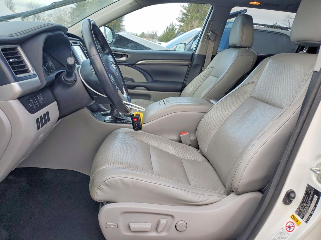 2017 TOYOTA HIGHLANDER LIMITED photo 7