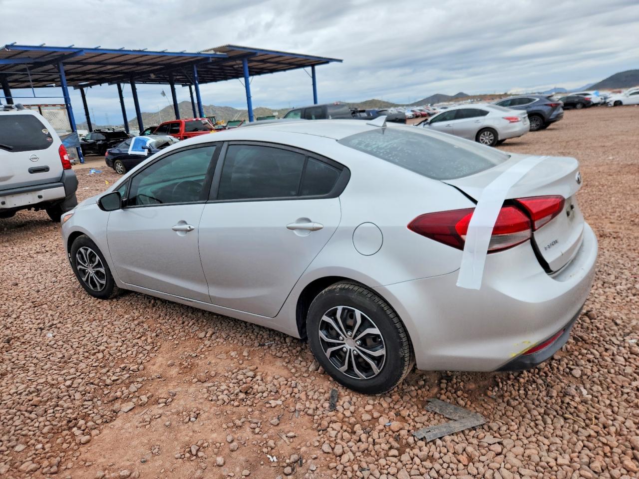 2018 KIA FORTE LX photo 2