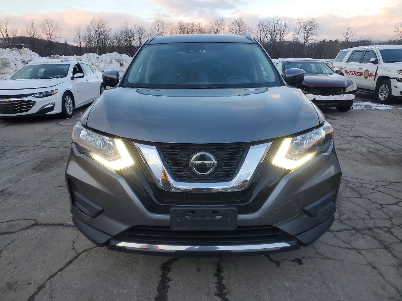 2020 NISSAN ROGUE S photo 5