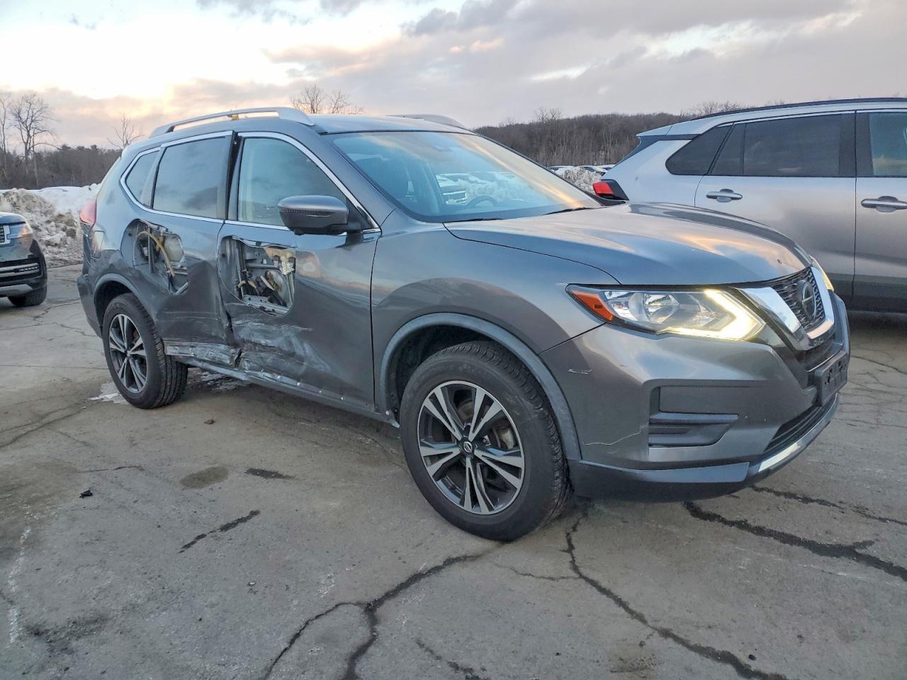 2020 NISSAN ROGUE S photo 4