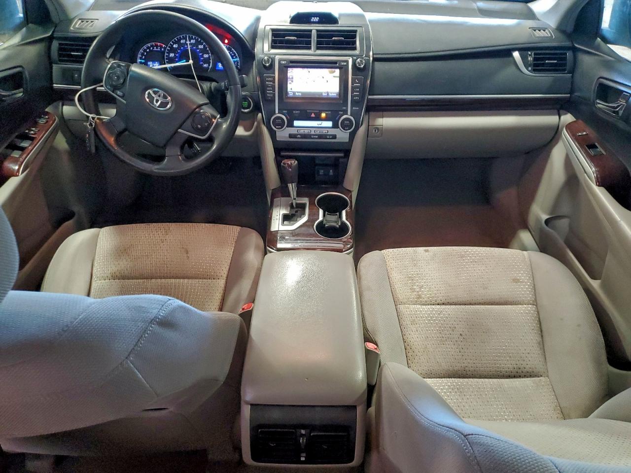 2013 TOYOTA CAMRY L photo 8