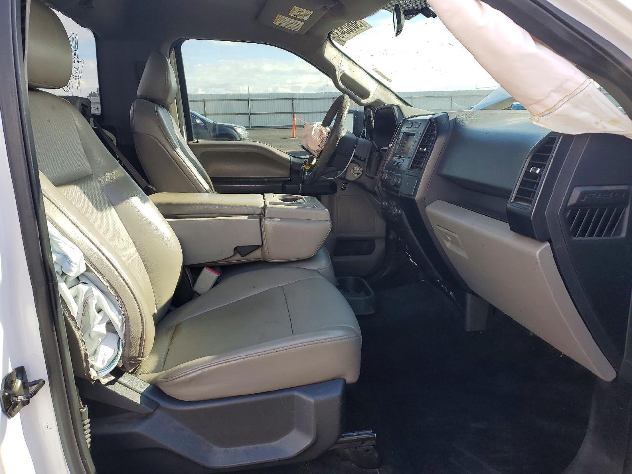 2016 FORD F150 photo 10
