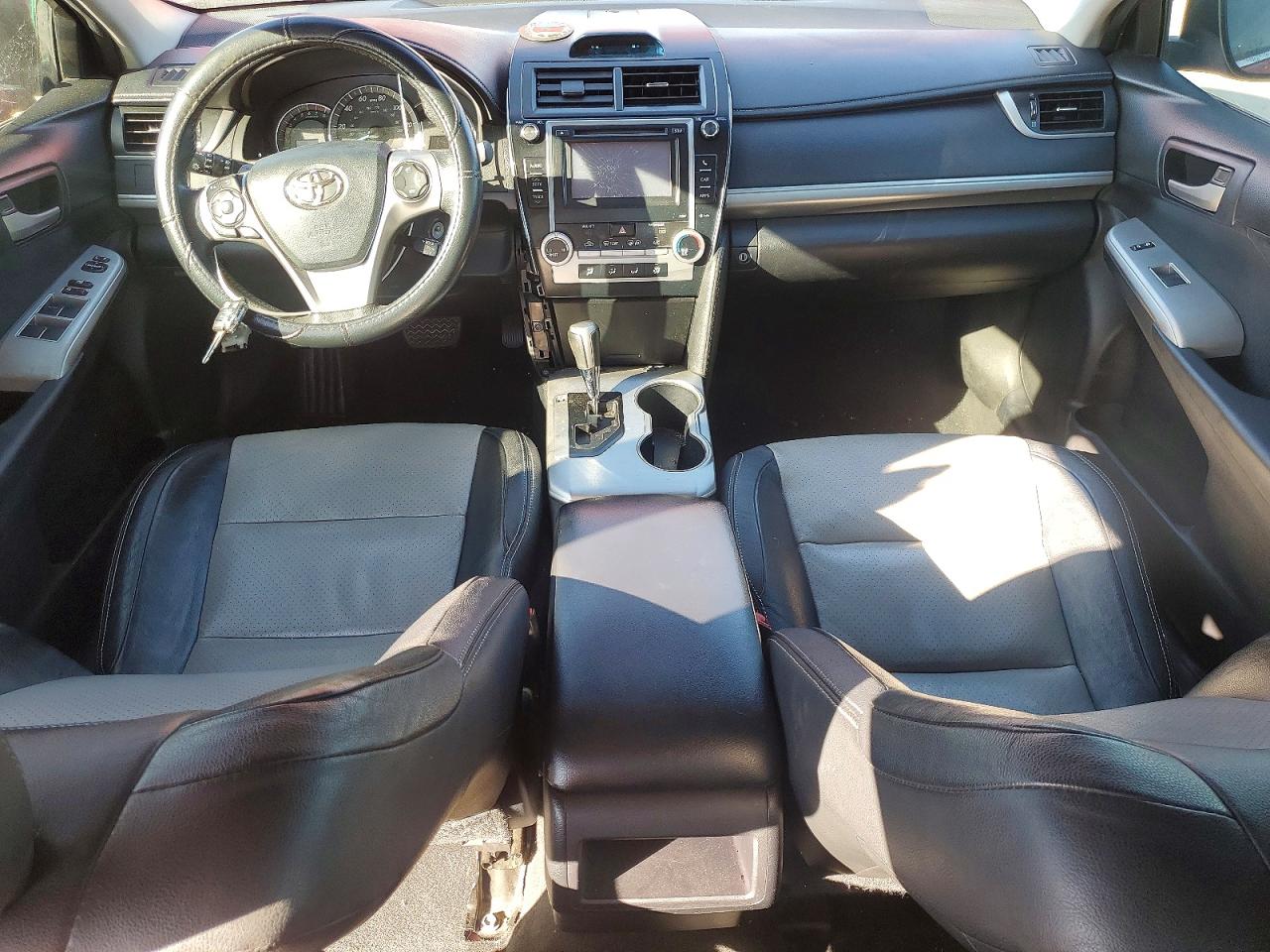2012 TOYOTA CAMRY BASE photo 8
