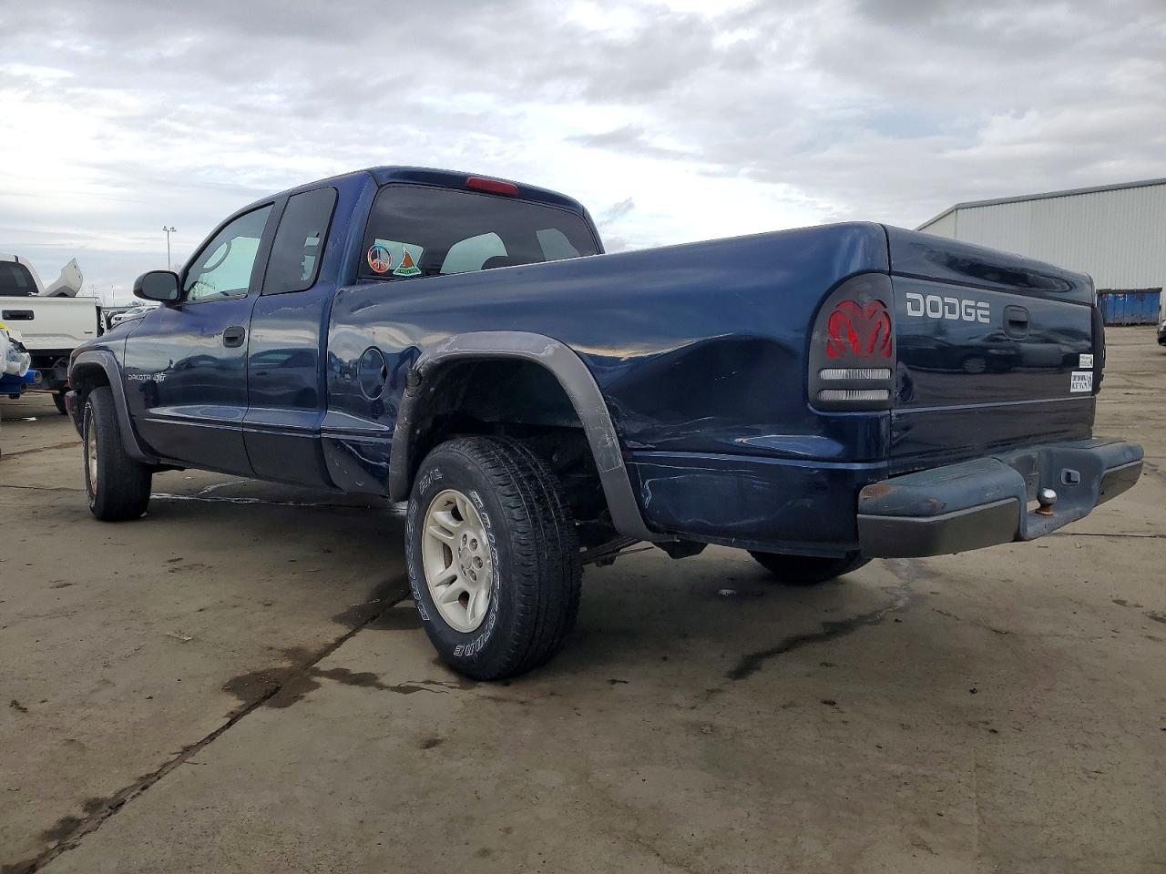 2002 DODGE DAKOTA BASE photo 2