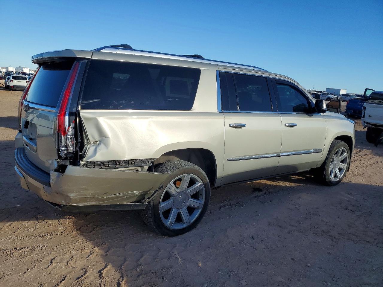 2015 CADILLAC ESCALADE ESV LUXURY photo 3